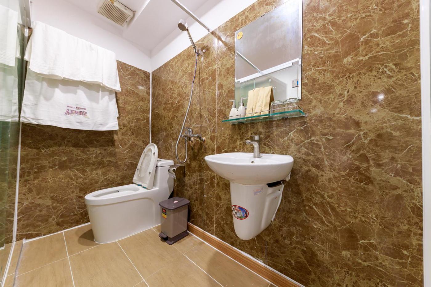 Venus Hotel & Massage - Bui Vien Walking Street 호치민 외부 사진